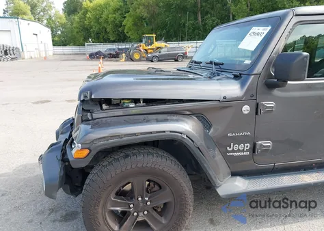 2018 Jeep Wrangler Unlimited Sahara 4X4 из США, поврежденный, VIN 1C4HJXEG1JW159817